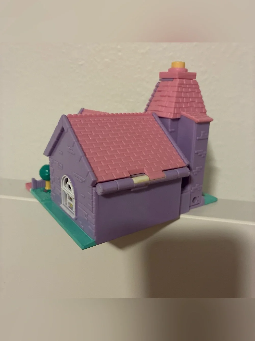 1993 Polly Pocket Light-Up Wedding Chapel